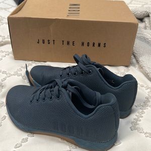 Navy blue No Bull trainers